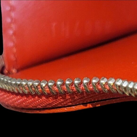 Louis Vuitton Porte-Monnaie Couer Vernis Heart Change Purse or Wallet - Picture 6 of 7